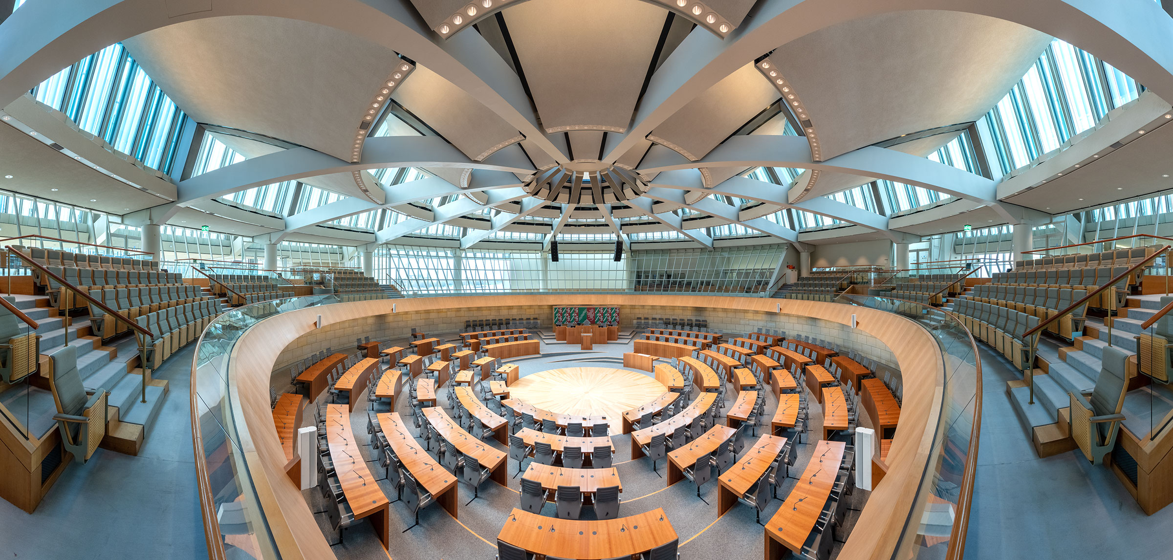 240°-Panorama Plenarsaal Landtag NRW – Besuchertribüne | 15k