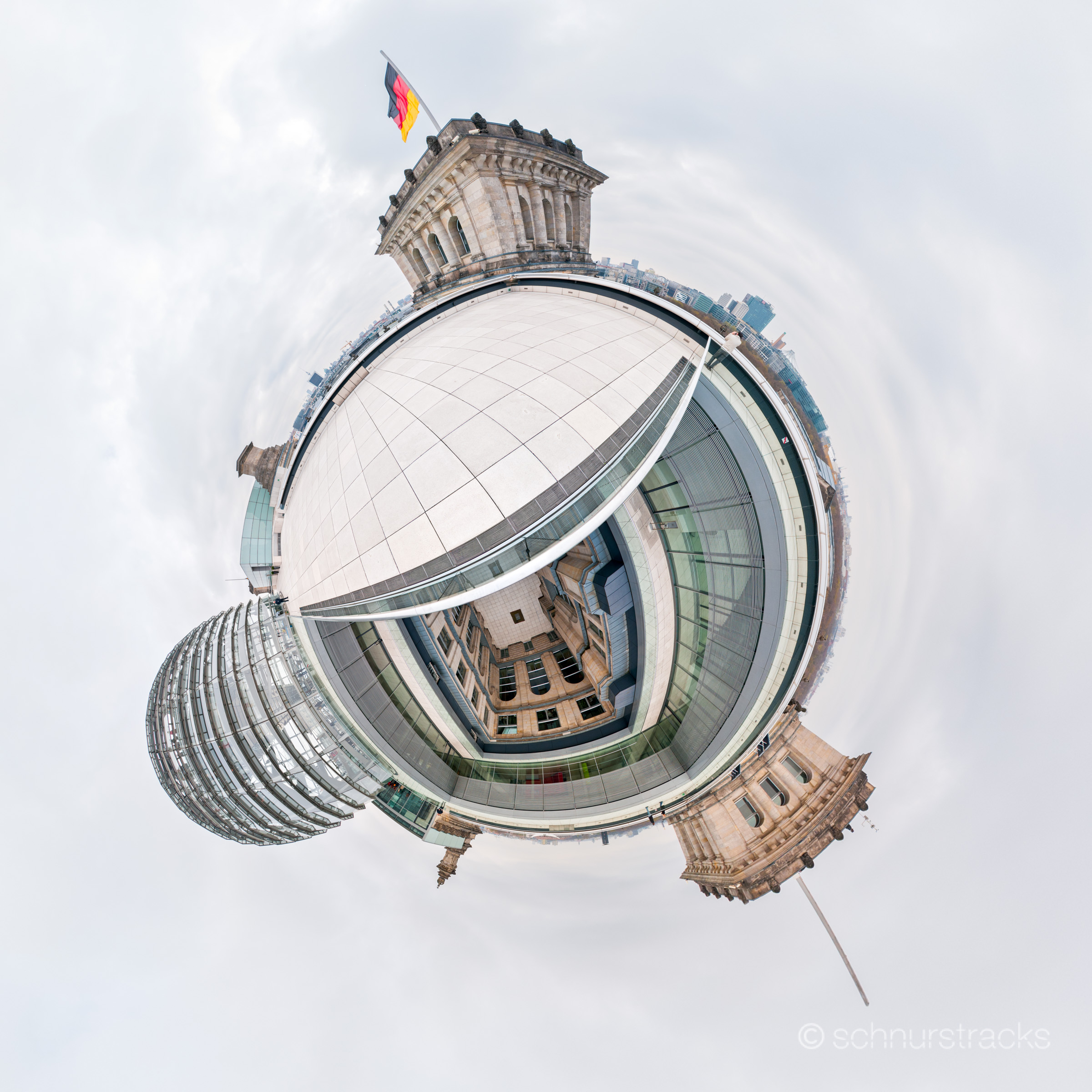 Kleiner Planet eines 360°x180°-Panoramas von der Dachterrasse auf dem Reichstagsgebäude | Blick in den Innenhof