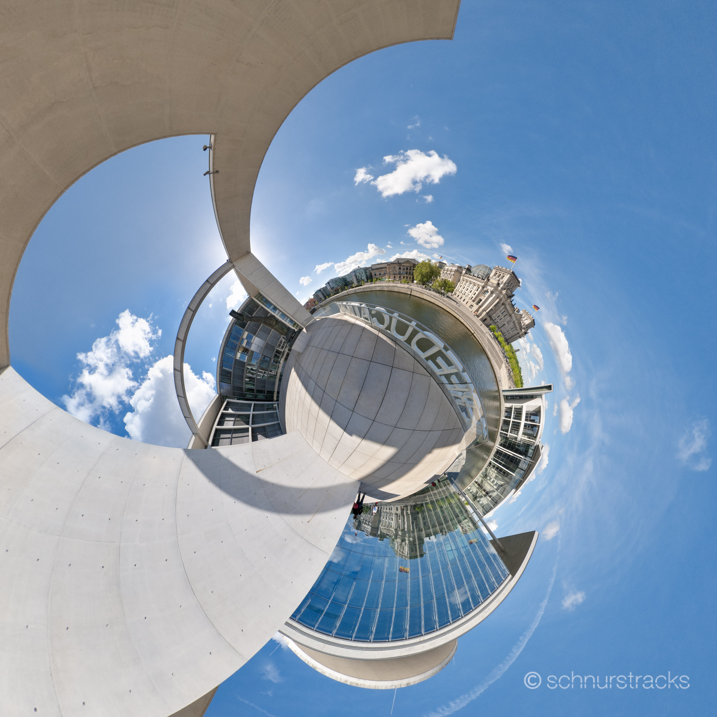 Little Planet Marie-Elisabeth-Lüders-Haus an der Spree #100707-1210-3 | 360°-Panorama der Liegenschaften des Deutschen Bundestages an der Spree, Blick von der Freitreppe am Marie-Elisabeth-Lüders-Haus oben über die Spree, Typo-Kunst RE-REEDUCATION im Vordergrund am Geländer