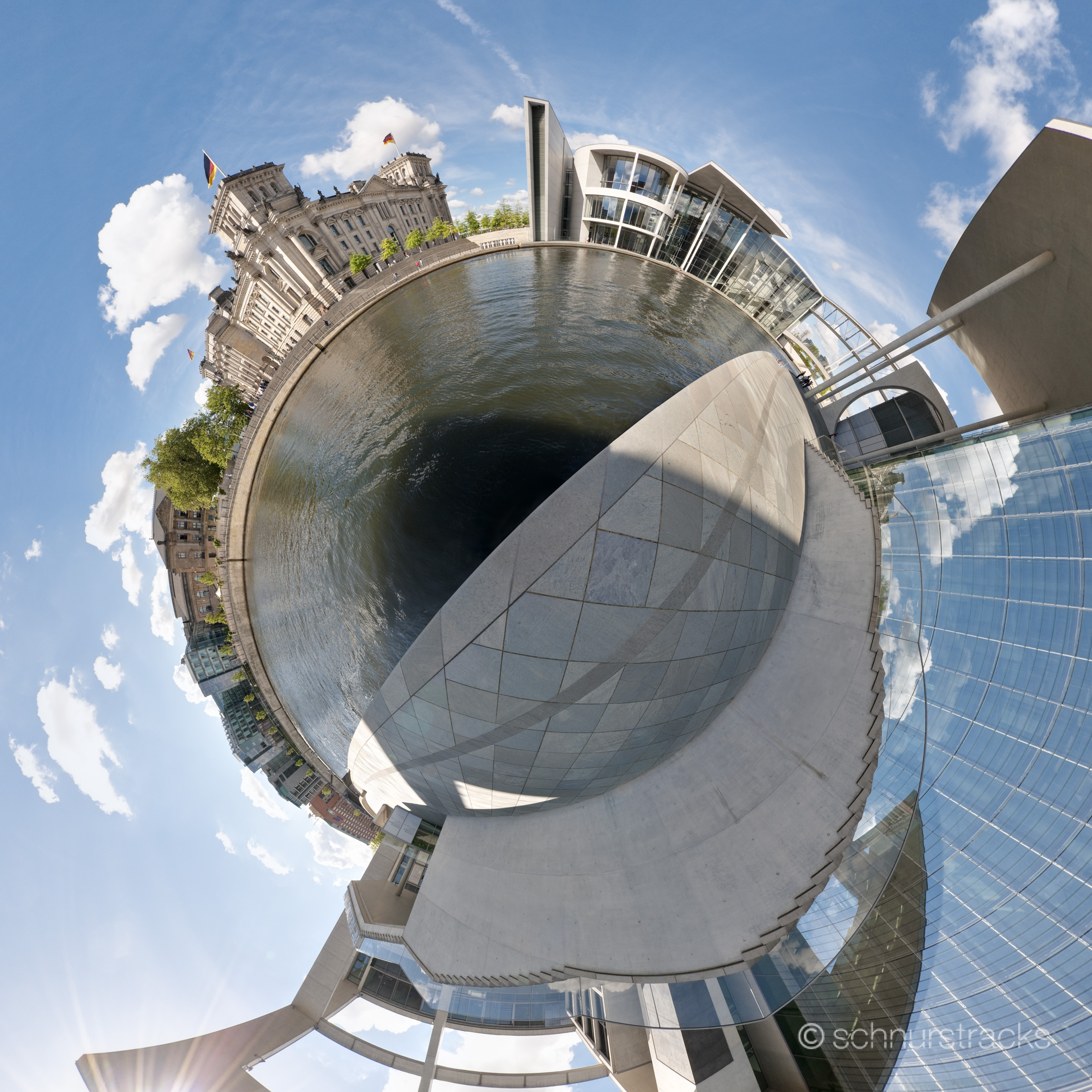 Little Planet 360°-Panorama der Liegenschaften des Deutschen Bundestages an der Spree, Blick vom Spreeufer am Marie-Elisabeth-Lüders-Haus,  Jakob-Kaiser-Haus, Reichstagsgebäude und auf das Paul-Löbe-Haus | #100707-1291-1