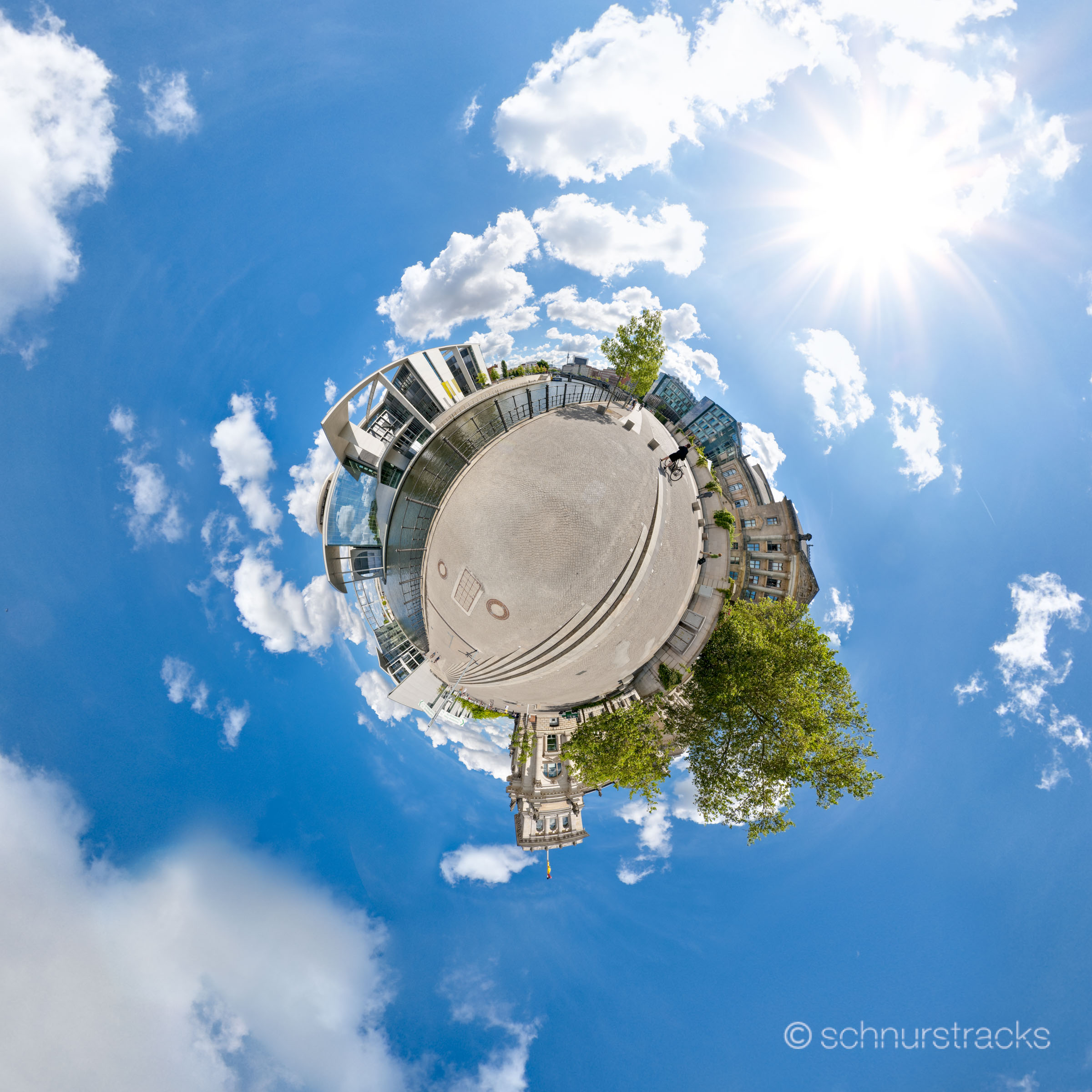 Little Planet 360°-Panorama der Liegenschaften des Deutschen Bundestages an der Spree, Blick vom Spreeufer am Jakob-Kaiser-Haus mit Blick auf das Marie-Elisabeth-Lüders-Haus, im Hintergrund das Reichstagsgebäude und das Paul-Löbe-Haus | #100707-1578-2