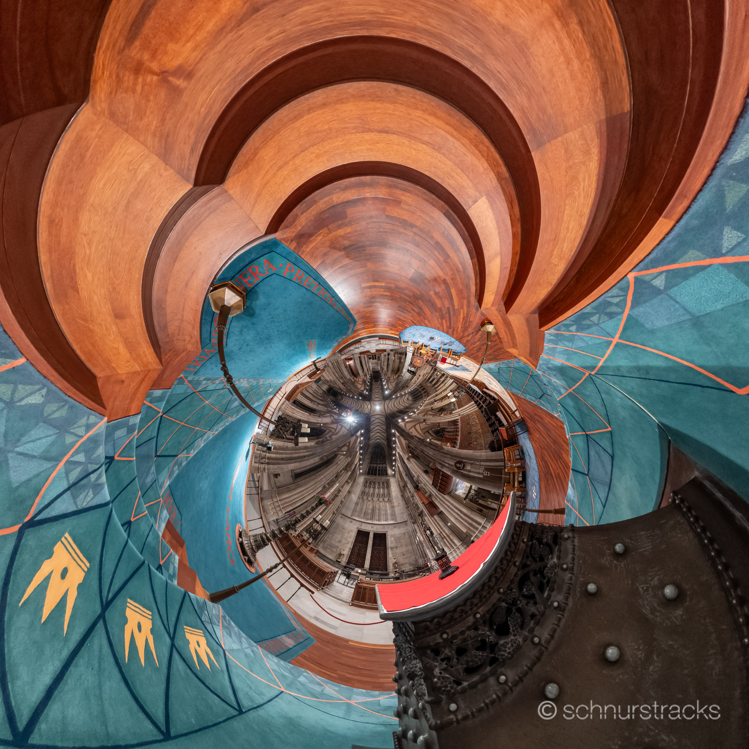 
Kugelpanorama als Little Planet am Vierungsaltar im Kölner Dom