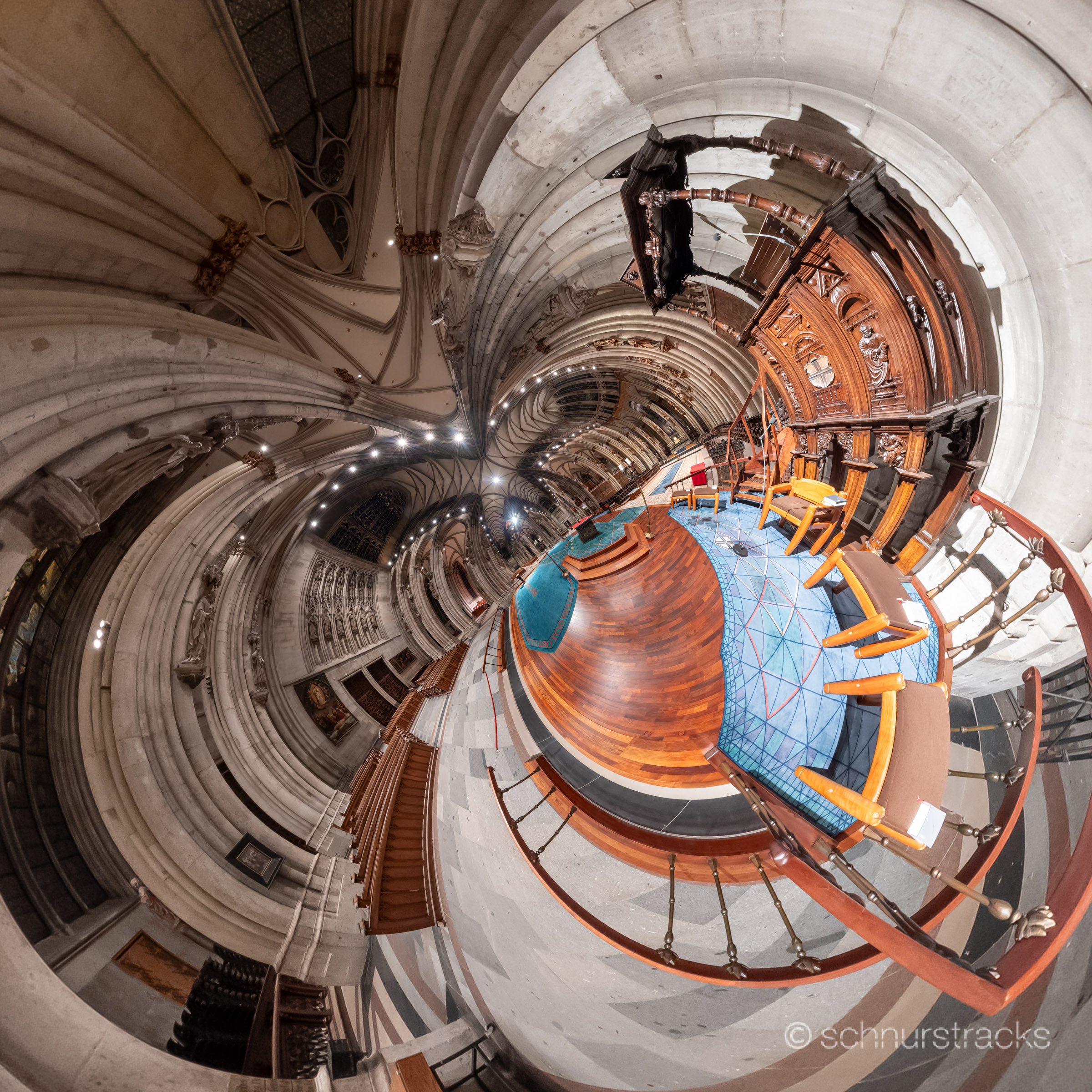 
Kugelpanorama als Little Planet am Vierungsaltar im Kölner Dom