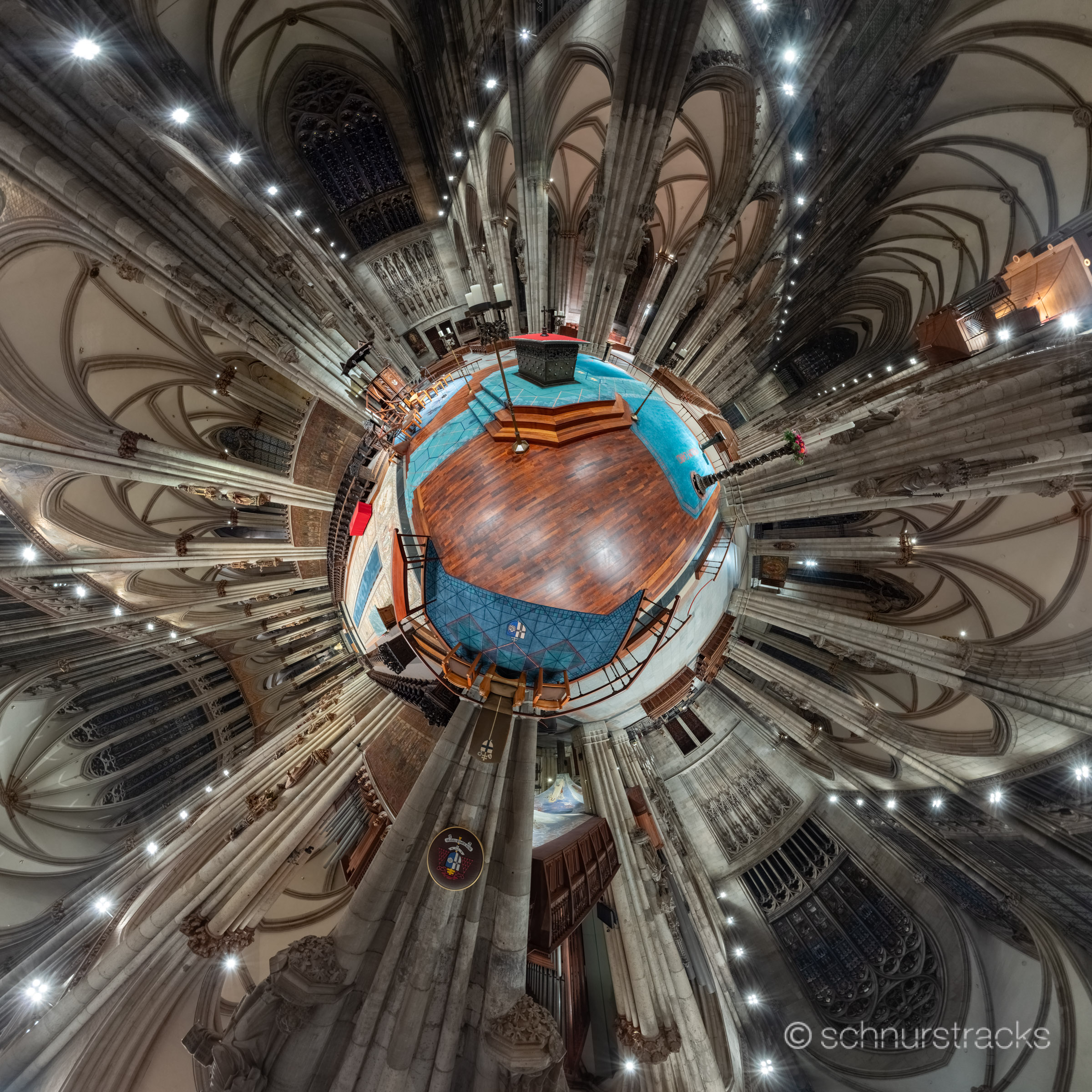 Kugelpanorama als Little Planet am Vierungsaltar im Kölner Dom