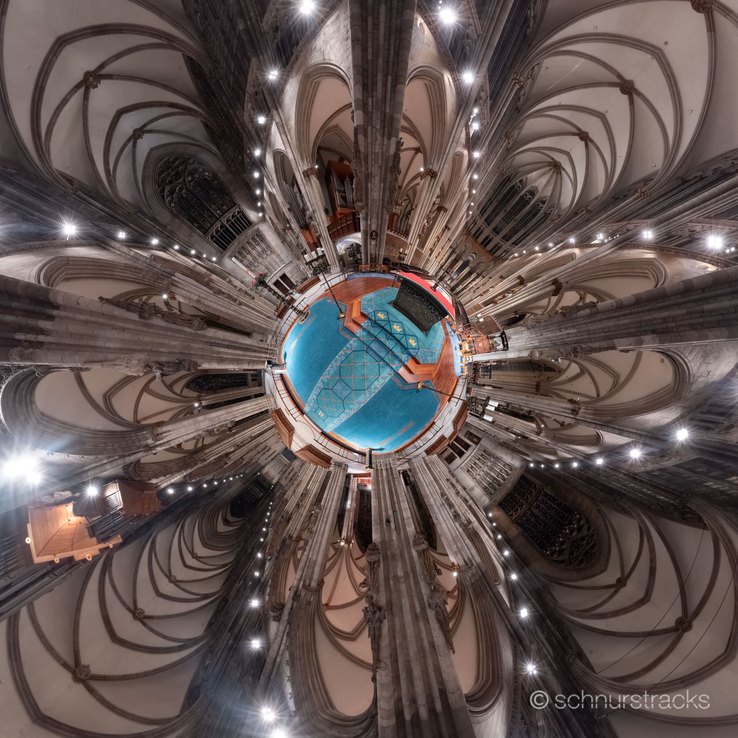 Kugelpanorama als Little Planet am Vierungsaltar im Kölner Dom
